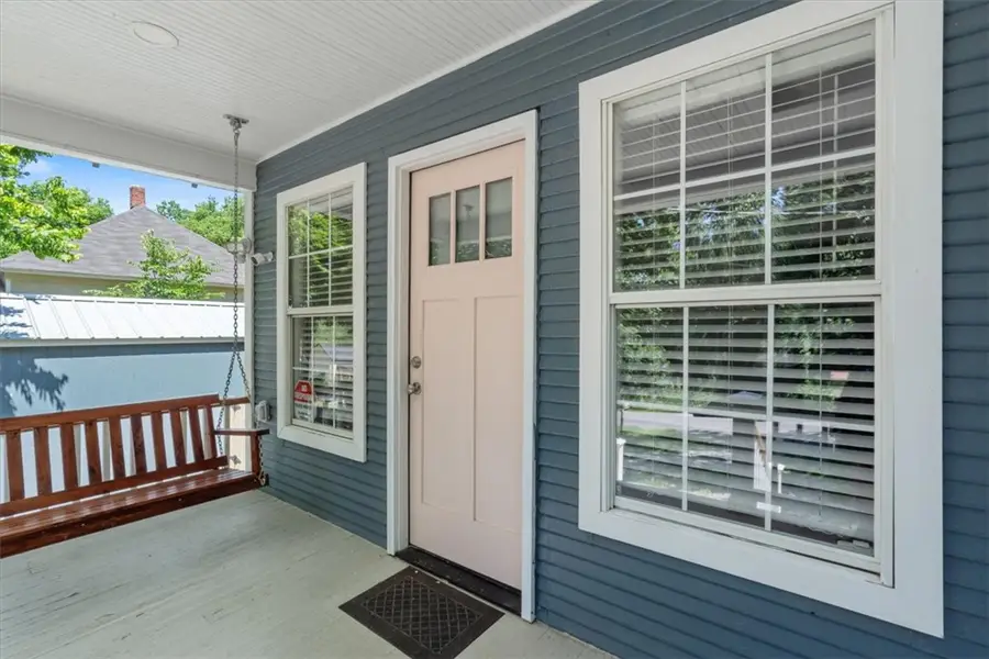 209 W Tahlequah Street, Siloam Springs, AR 72761 - #3