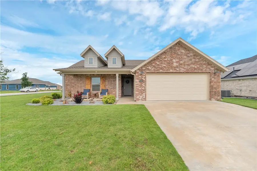 912 Hickory Meadows Avenue, Tontitown, AR 72762 - #2