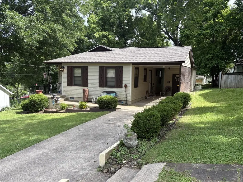 628 W College Avenue, Harrison, AR 72601 - #1
