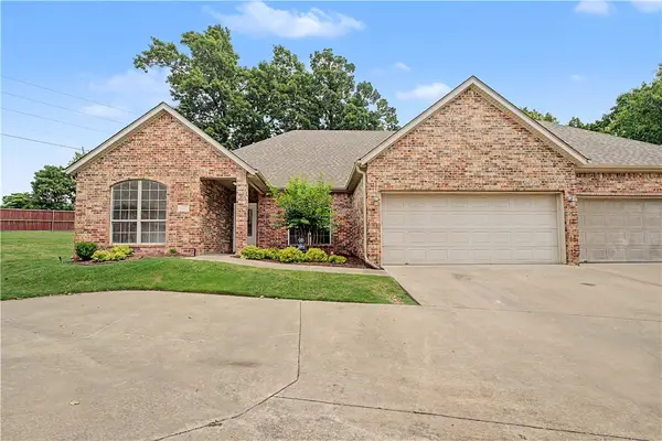 4281 N Meadow View Drive, Fayetteville, AR 72703