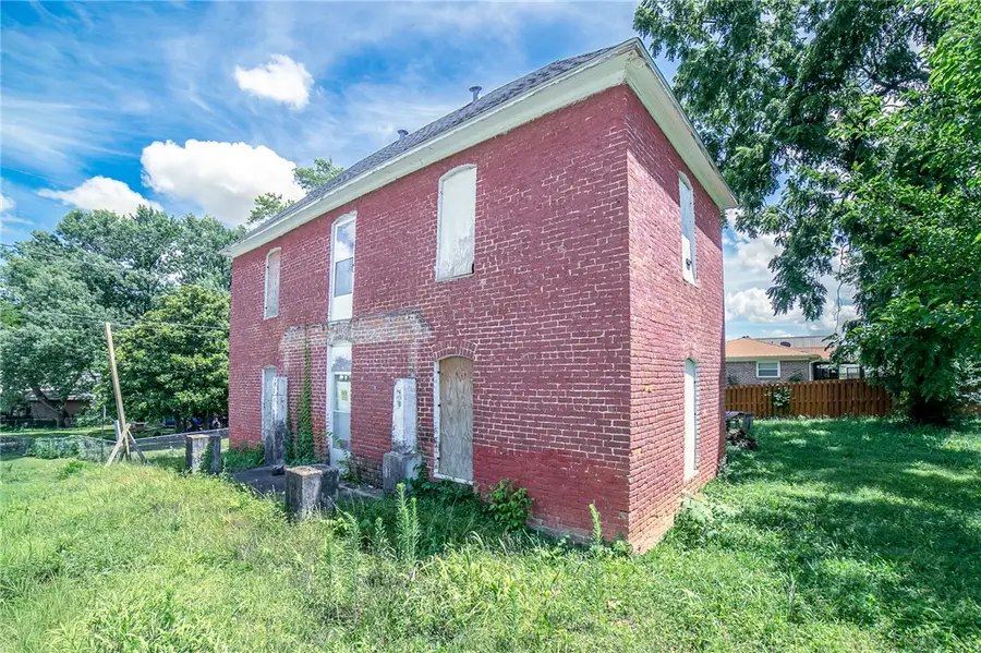 195 N A Street, Centerton, AR 72719 - #2