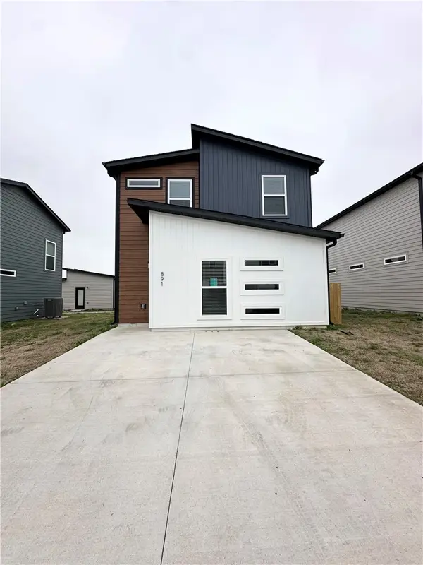 891 Boardwalk Avenue, Bentonville, AR 72713