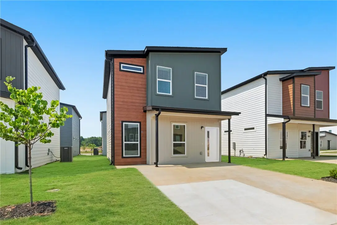 881 Ventnor Avenue, Centerton, AR 72719 - #1