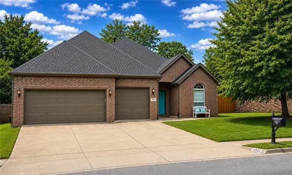 1351 Lexington Circle, Springdale, AR 72762