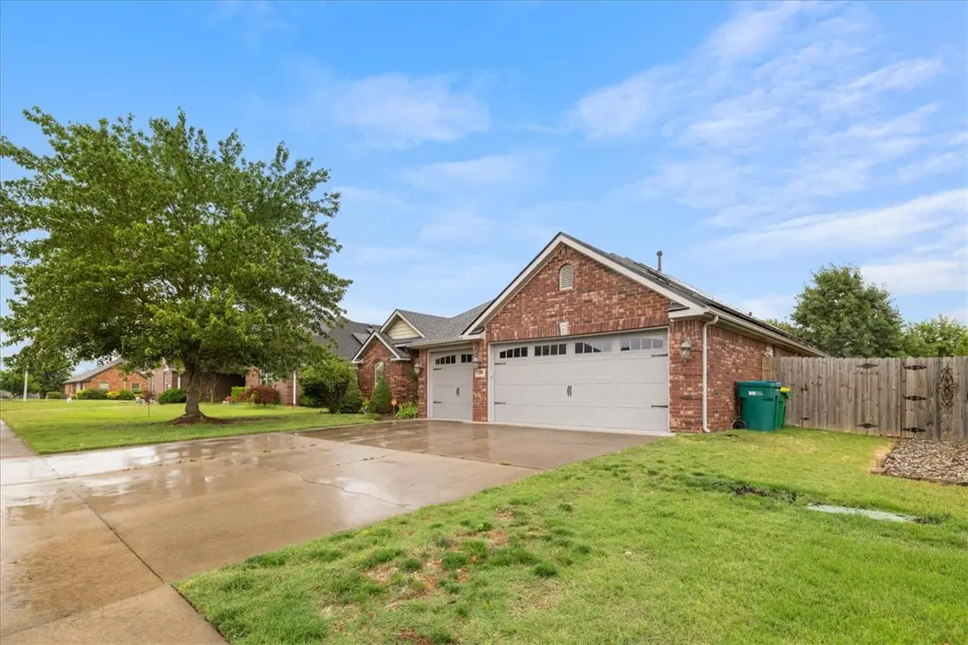 201 Monroe Street, Centerton, AR 72719 - #1