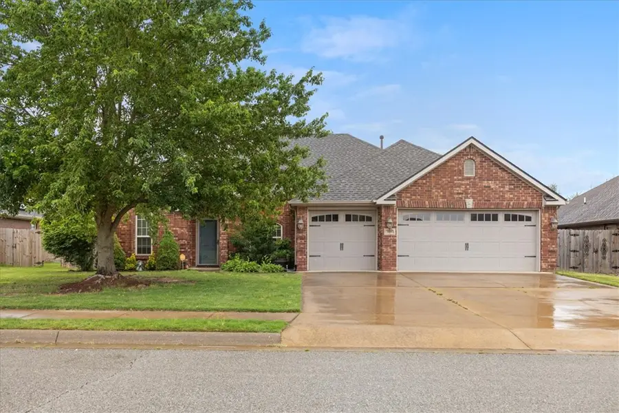 201 Monroe Street, Centerton, AR 72719 - #2