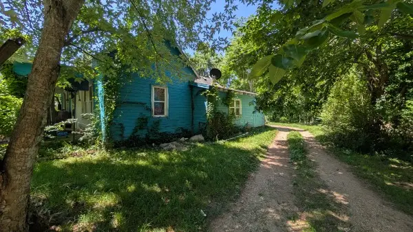 404 N Duff Avenue, Sulphur Springs, AR 72768 - #3