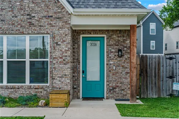 3026 W Old Farmington Road, Fayetteville, AR 72704