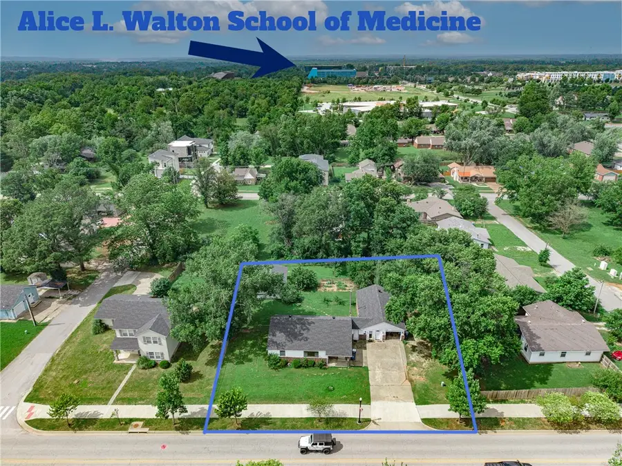 903-905 E Central Avenue, Bentonville, AR 72712 - #3