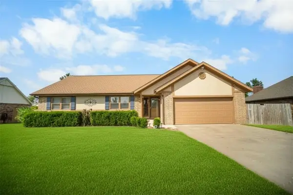 836 S Chateau Drive, Rogers, AR 72758