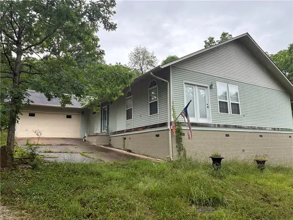 524 Madison 1210, Huntsville, AR 72740