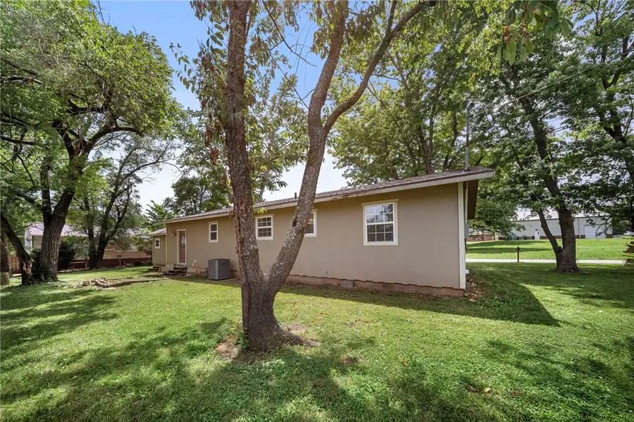900 N Davis Street, Pea Ridge, AR 72751 - #3