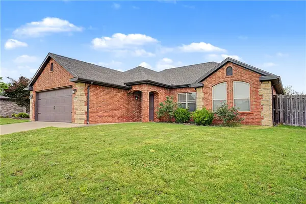 6115 S 37th Street, Rogers, AR 72758