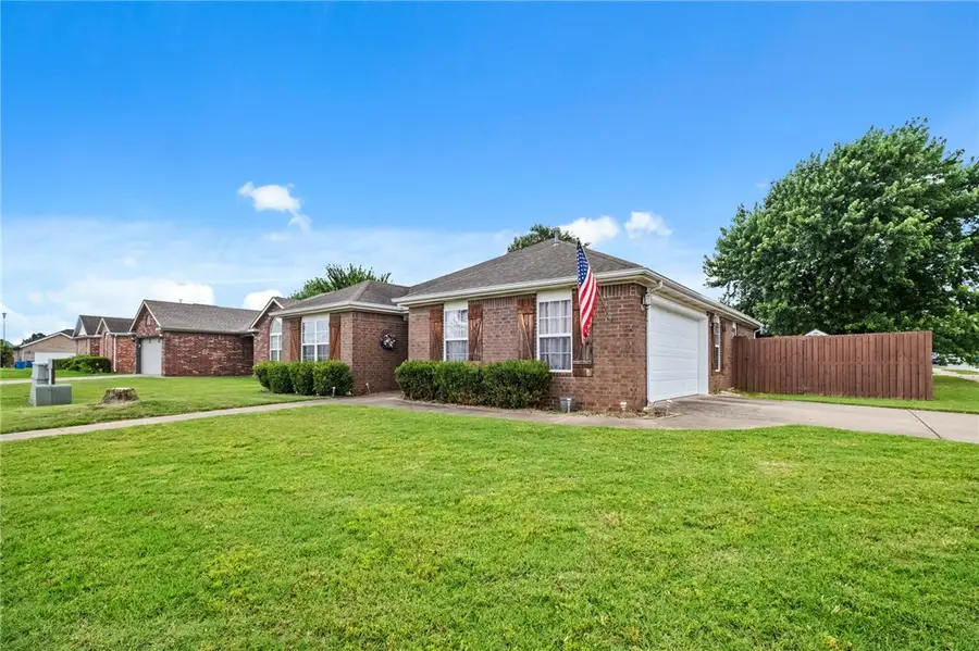 3702 Hansom Loop, Bentonville, AR 72712 - #3