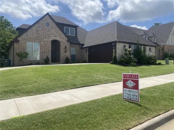 186 N Hawkstone Drive, Fayetteville, AR 72704