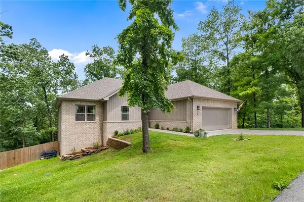 2 Stanhope Lane, Bella Vista, AR 72715