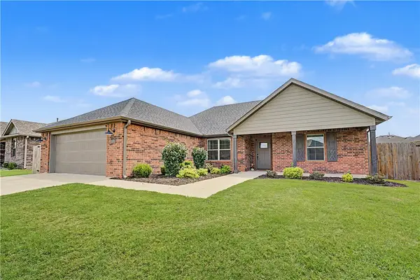 1010 Trailwood Street, Tontitown, AR 72762