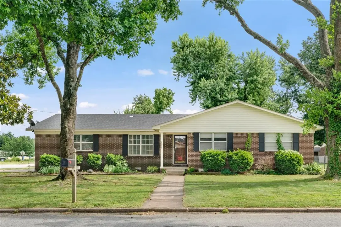 2406 SE 15th Street, Bentonville, AR 72712 - #1