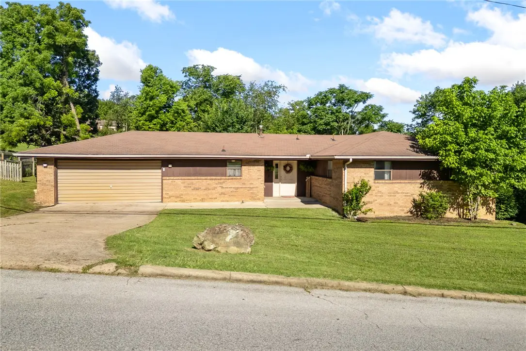 1208 N Spruce Street, Harrison, AR 72601 - #1