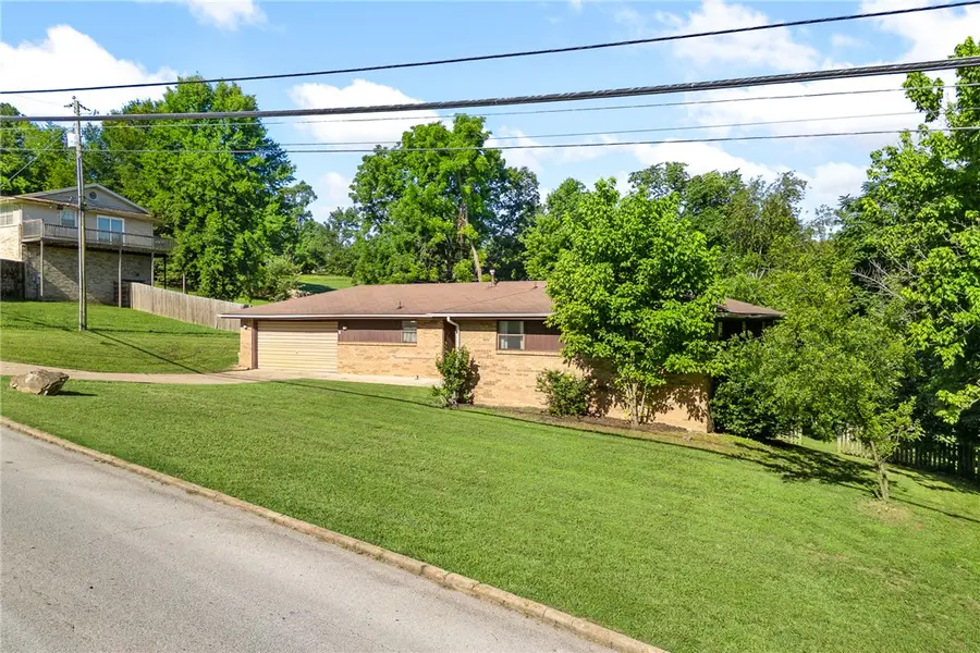 1208 N Spruce Street, Harrison, AR 72601 - #3