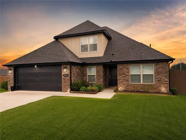 804 W Shane Court, Siloam Springs, AR 72761
