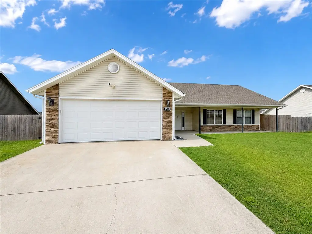 1380 General Parson Drive, Prairie Grove, AR 72753 - #1