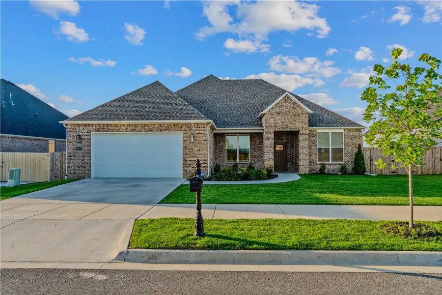 2967 N Grey Squirrel Drive, Fayetteville, AR 72704 - #2