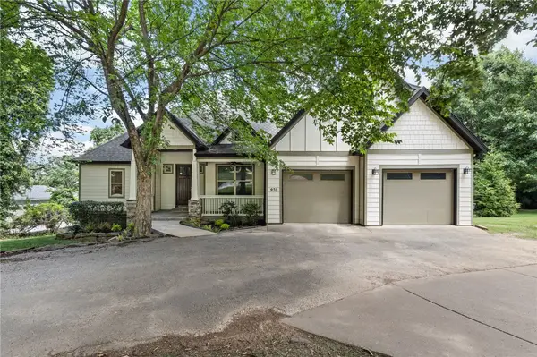 970 N Eastwood Drive, Fayetteville, AR 72701