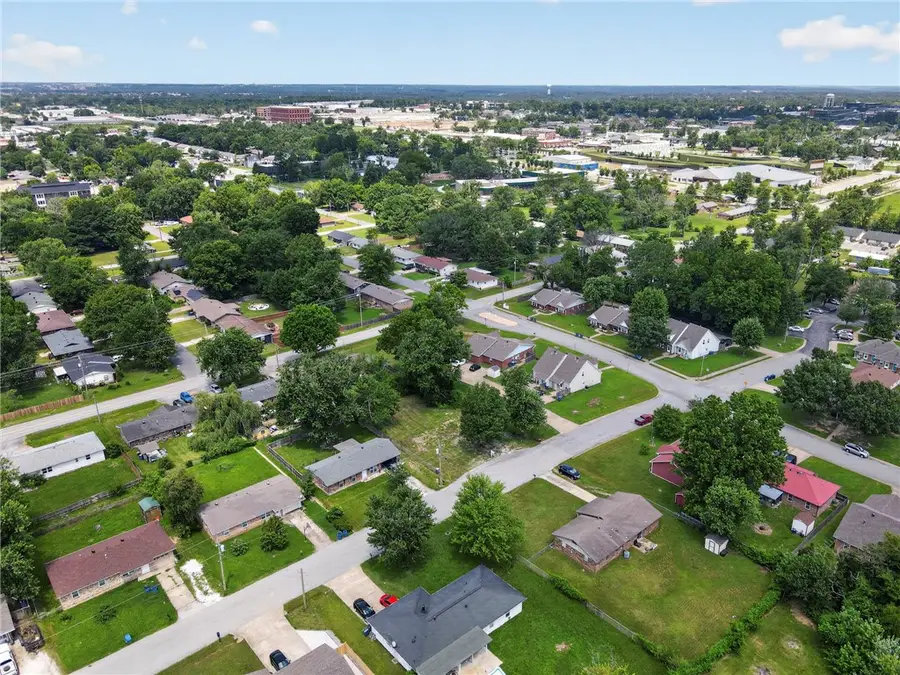 1208 SE D Street, Bentonville, AR 72712 - #2
