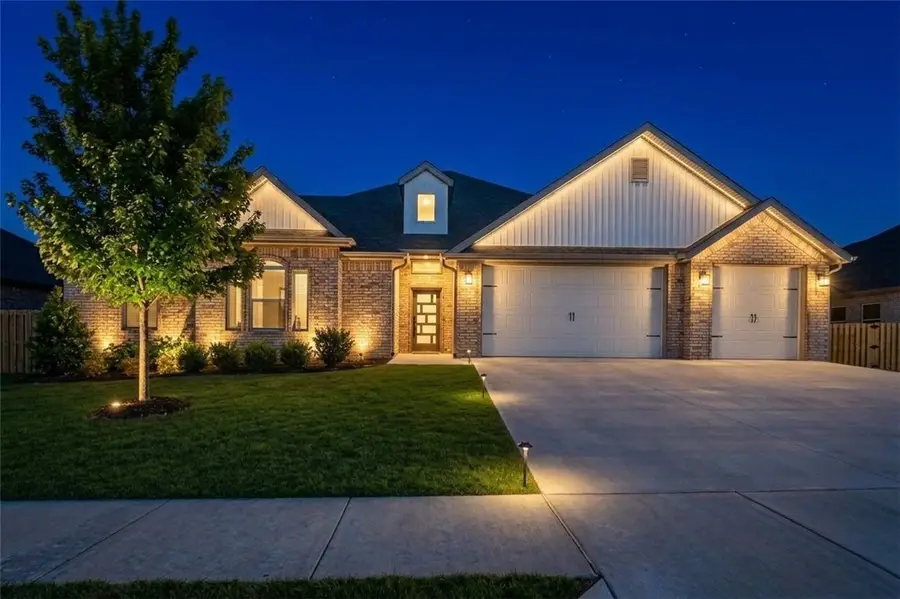 2304 Charles Street, Pea Ridge, AR 72751 - #2