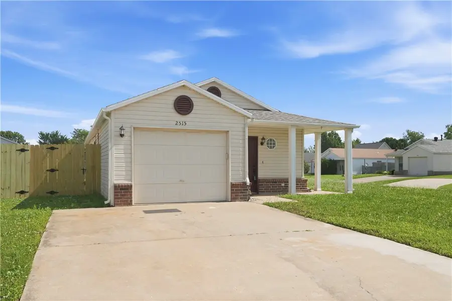2515 SE 4th Street, Bentonville, AR 72712 - #3