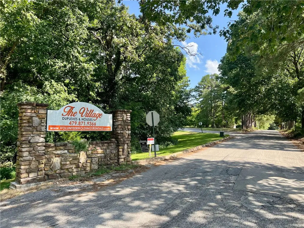 17881 E Village Road, Springdale, AR 72764 - #1