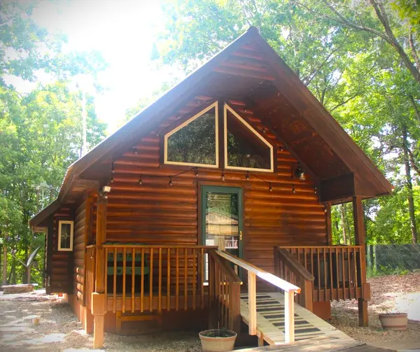 21752 W Highway 62, Eureka Springs, AR 72632