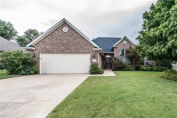 5302 S 44th Place, Rogers, AR 72758