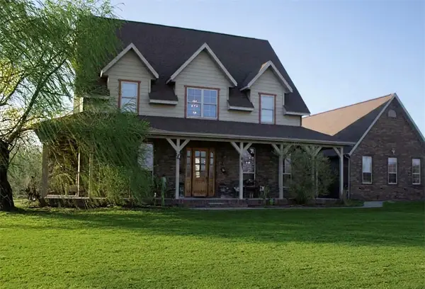 12713 Pleasant Valley Road, Gentry, AR 72734