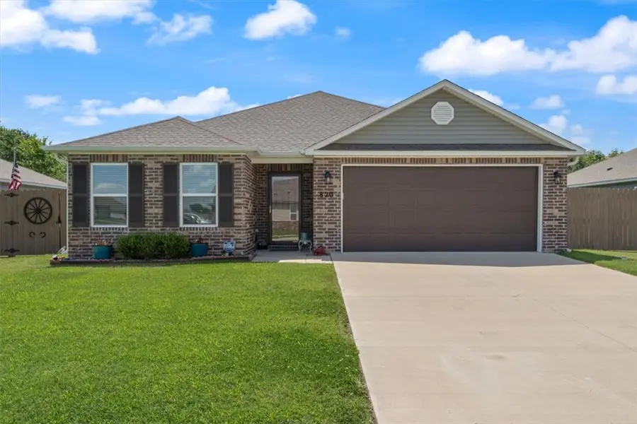 820 S Excelsior Drive, Siloam Springs, AR 72761 - #2