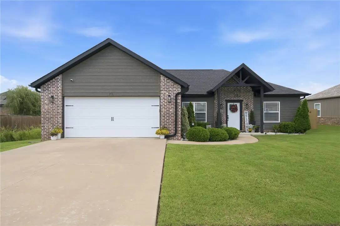 703 W Teri Drive, Siloam Springs, AR 72761 - #1
