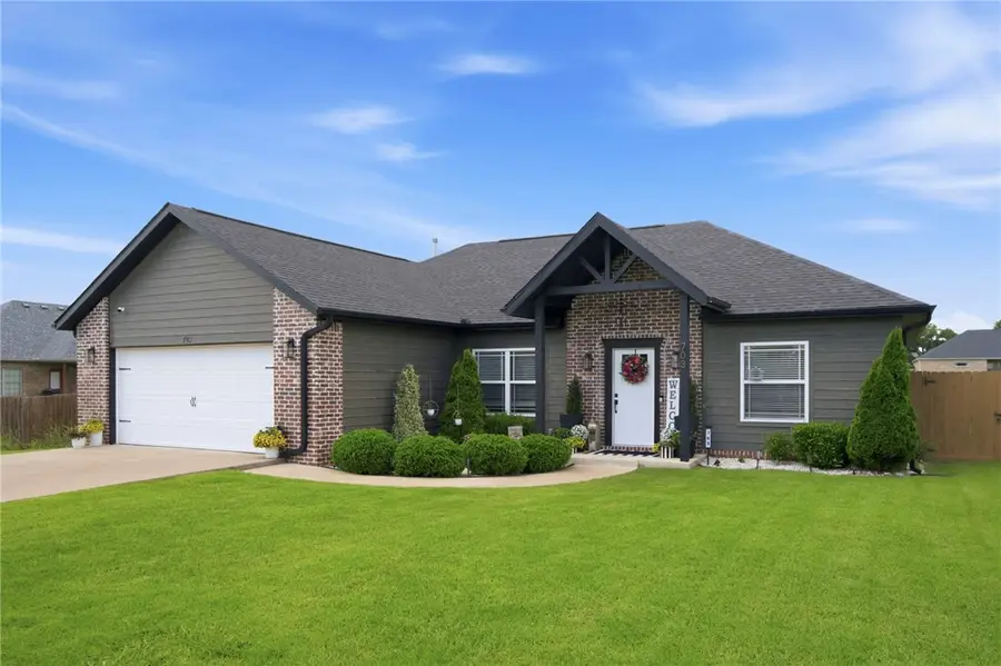 703 W Teri Drive, Siloam Springs, AR 72761 - #2