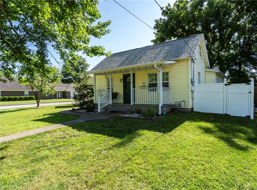 2008 S Washington Street, Siloam Springs, AR 72761 - #2