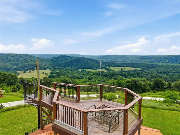 612 Madison 1556, Eureka Springs, AR 72632