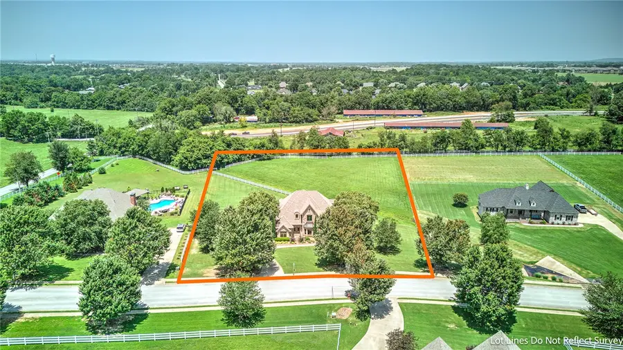 6847 Western Trails Drive, Springdale, AR 72762 - #2
