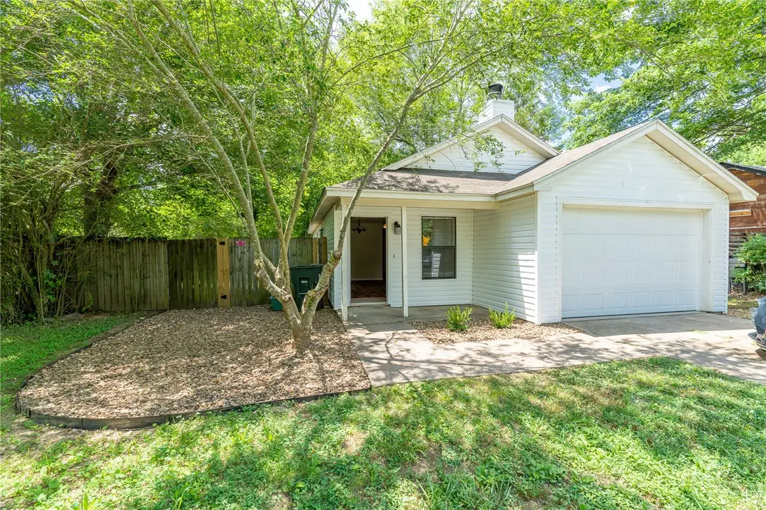 559 S Ray Avenue, Fayetteville, AR 72701 - #1