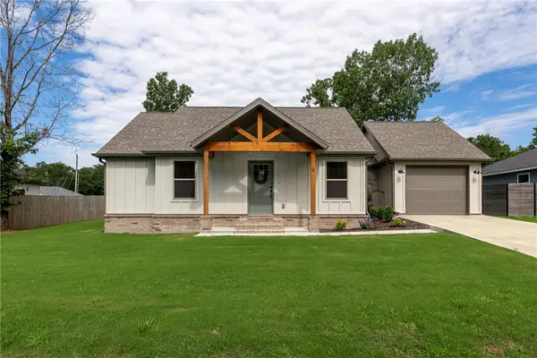 6 Bonhill Lane, Bella Vista, AR 72715