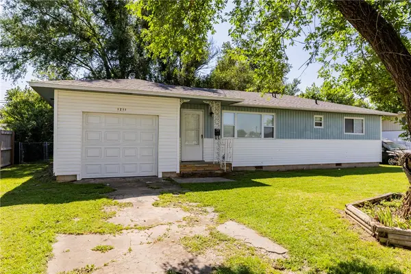 1211 Young Street, Springdale, AR 72764