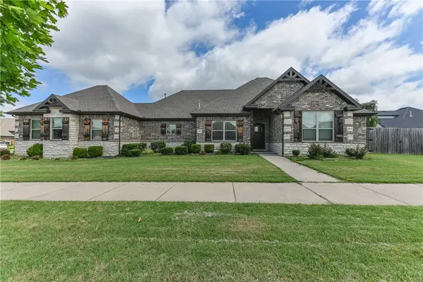 5824 W Persimmon Street, Fayetteville, AR 72704