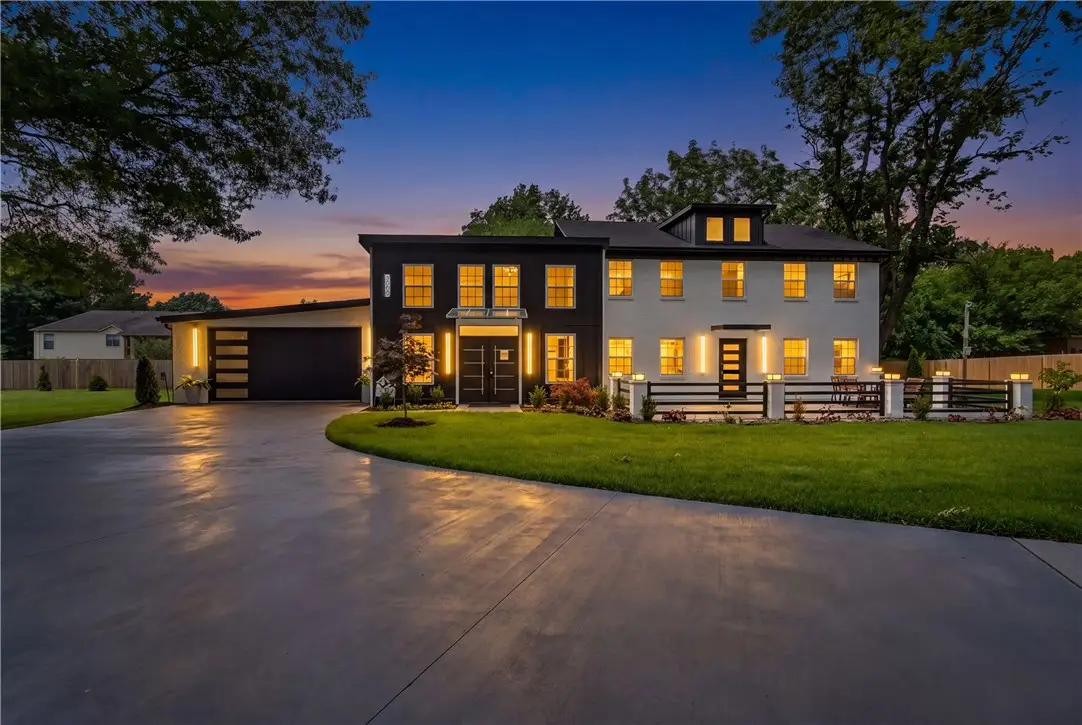 3000 N Dixieland Road, Little Flock, AR 72756 - #1