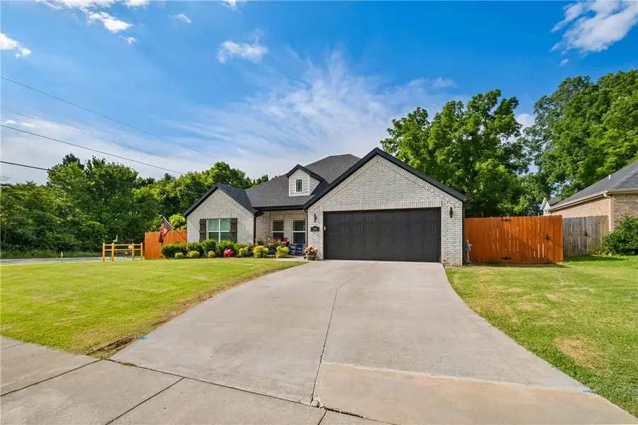 305 W Taverner Xing, Farmington, AR 72730 - #3