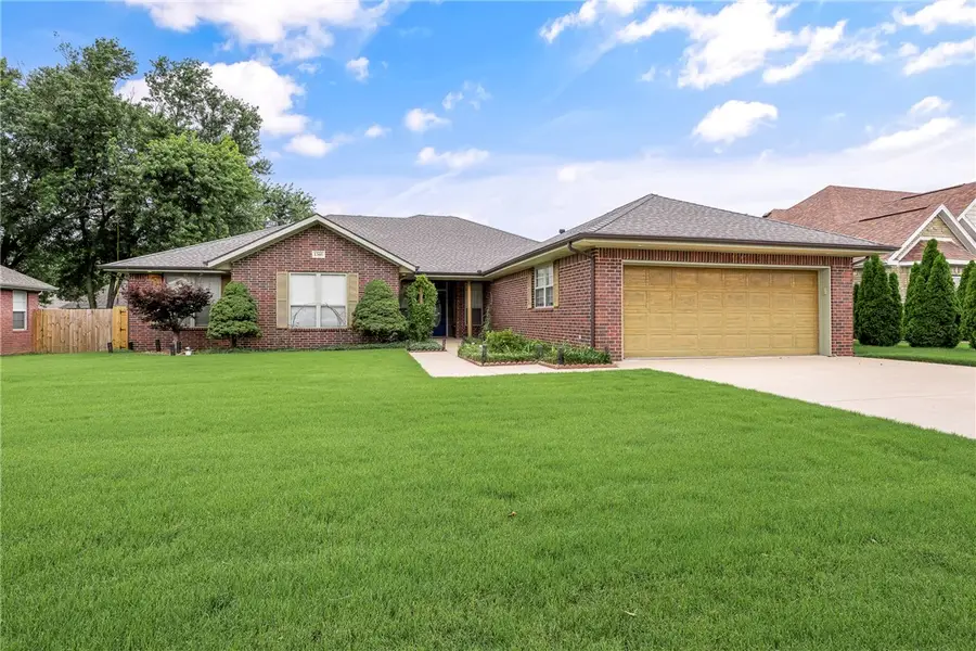 1300 N Oriole Avenue, Rogers, AR 72756 - #2