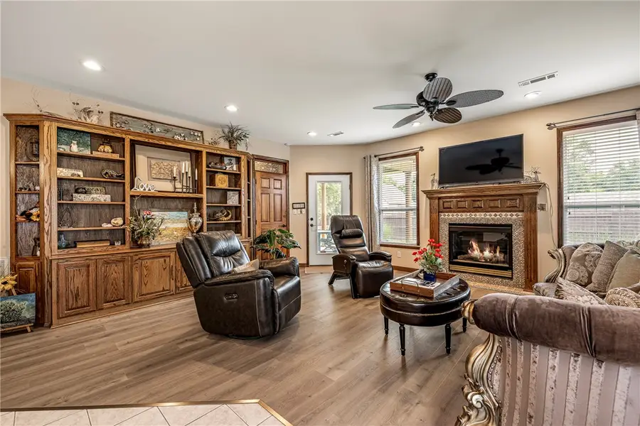 1300 N Oriole Avenue, Rogers, AR 72756 - #3