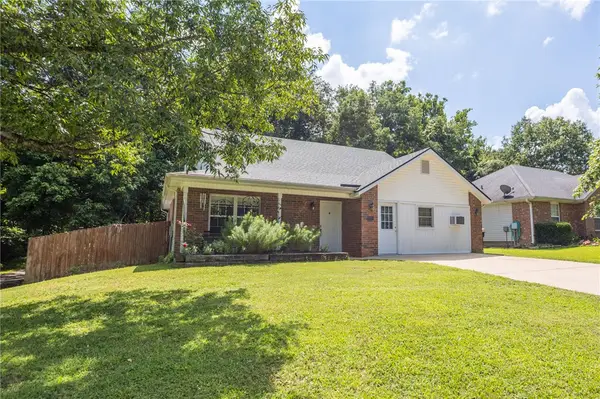 20756 Lakeshore Drive, Springdale, AR 72764